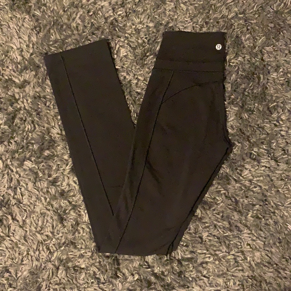 Women’s Lululemon straight leg yoga pant